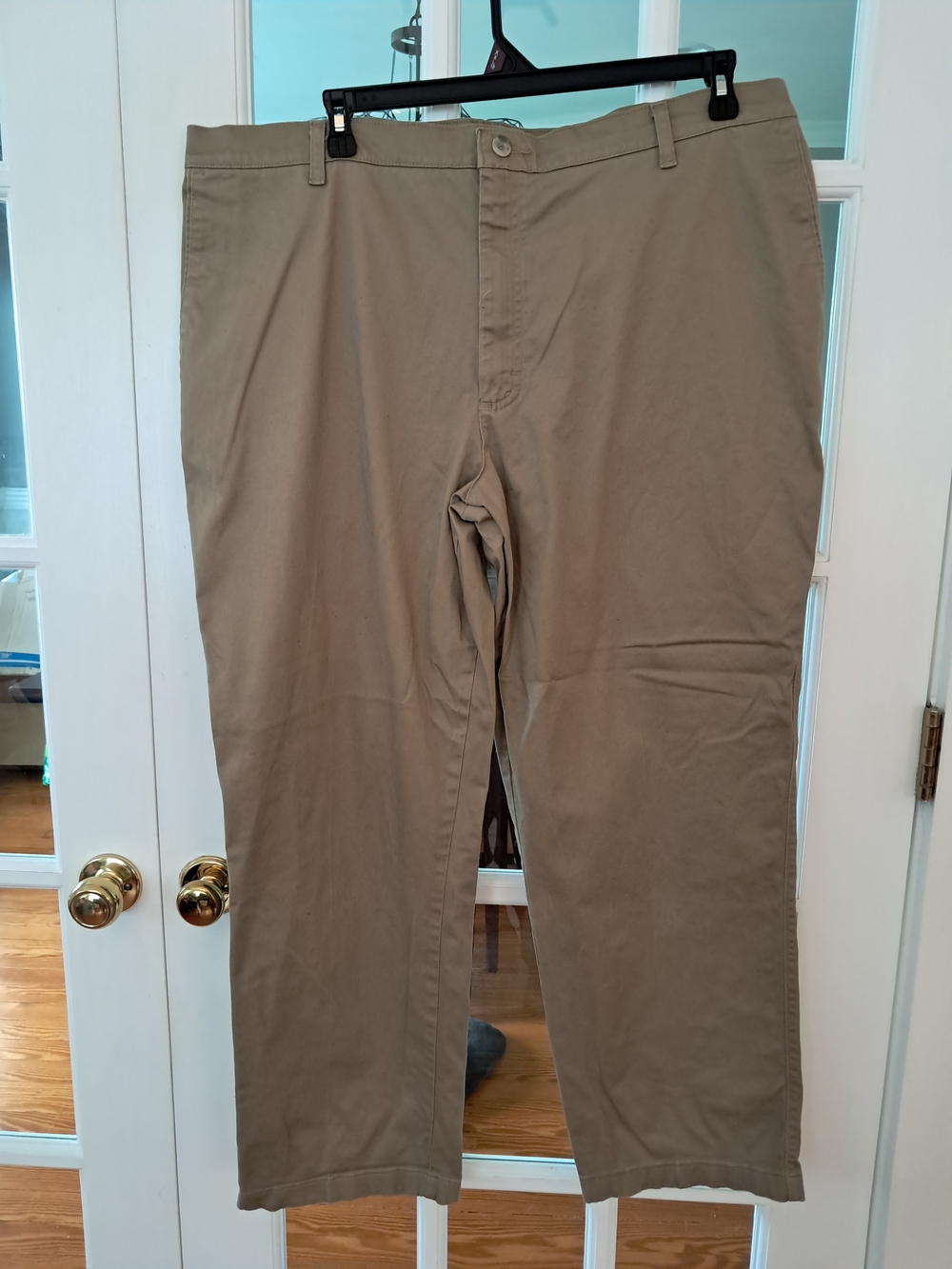 Wrangler Relaxed Fit Men's Khaki Casual Chino Pants